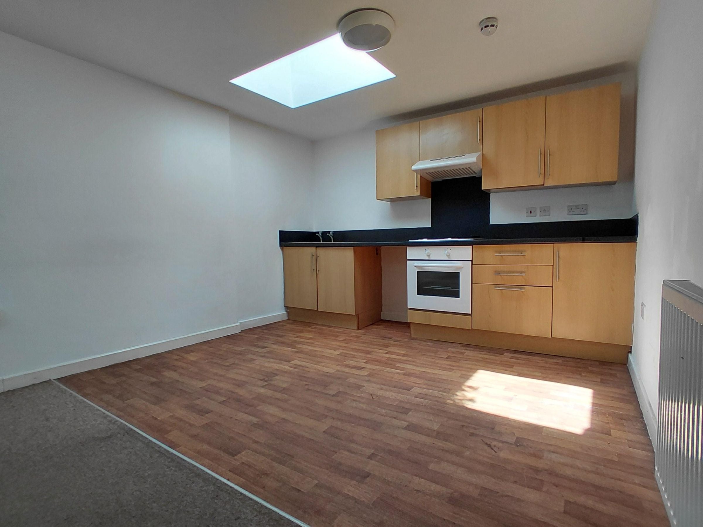 Flat Commercial Row in Pembroke Dock