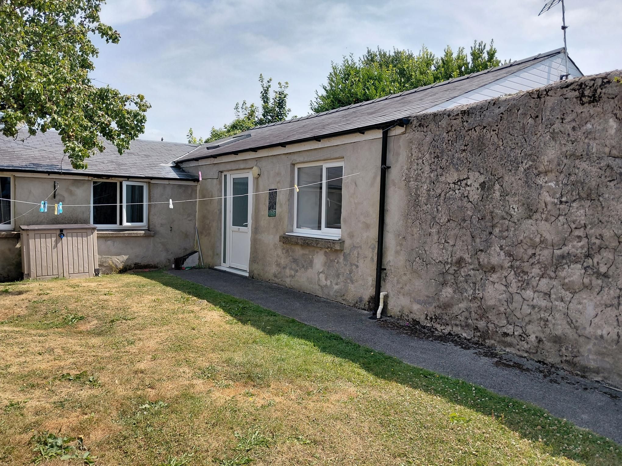 Flat Commercial Row in Pembroke Dock