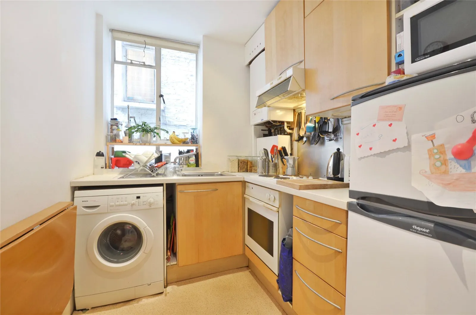 Flat Mowbray Road in Greater London