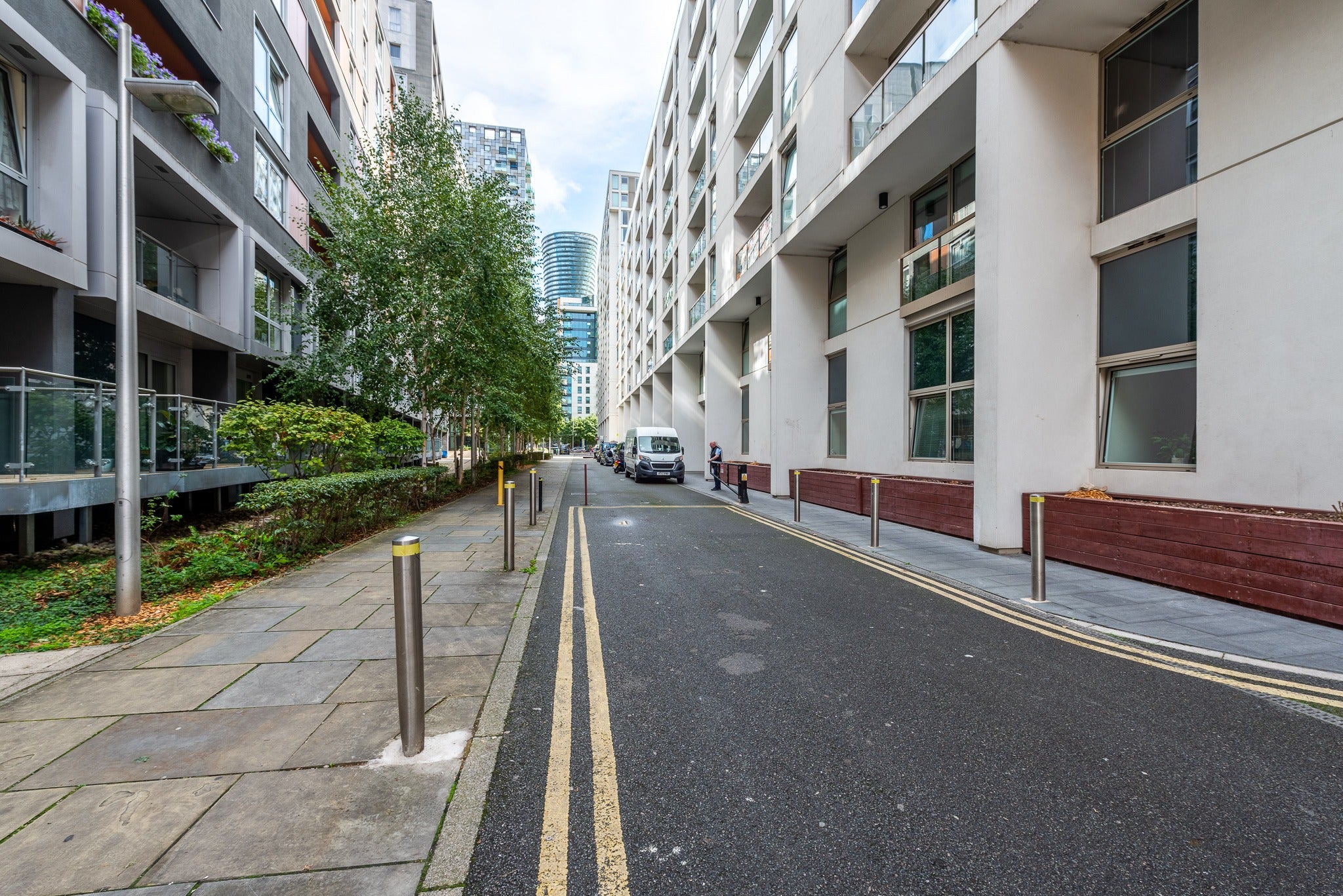 Flat Lanterns Way in Greater London