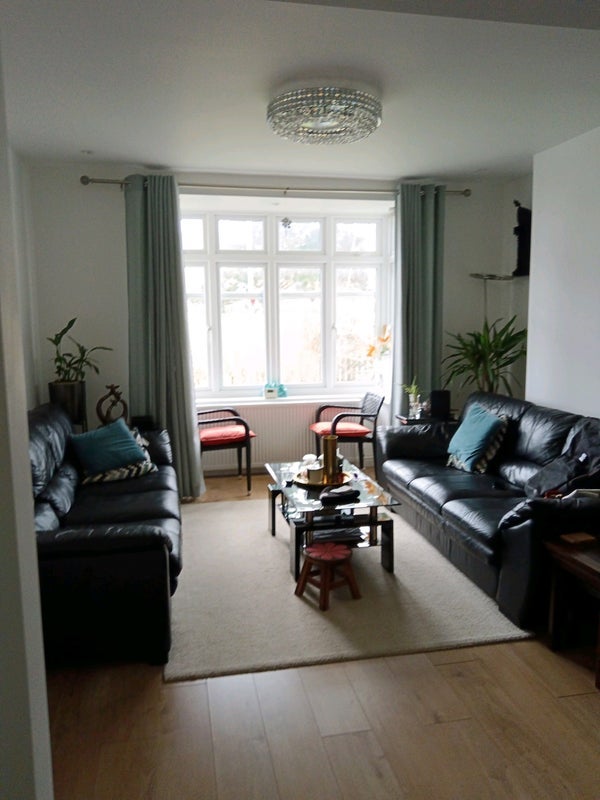 Room Southmead Road in Bristol
