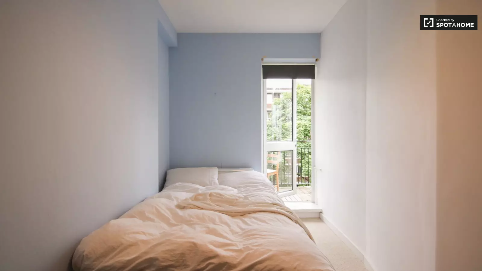 Room Parry Road in City of Westminster