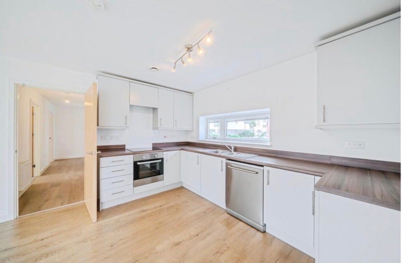 Flat Oxleigh Way in Harry Stoke