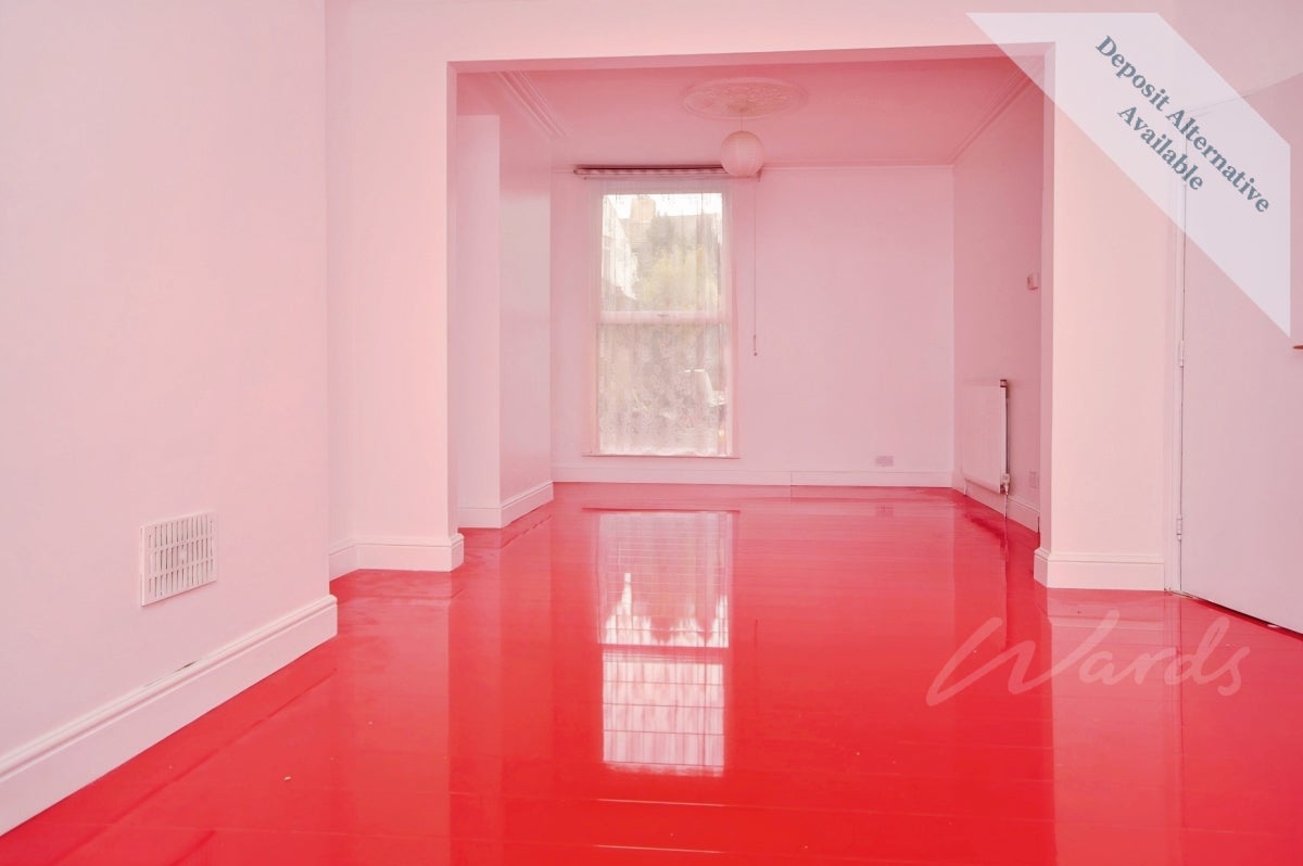 Room Stuart Road in Gillingham