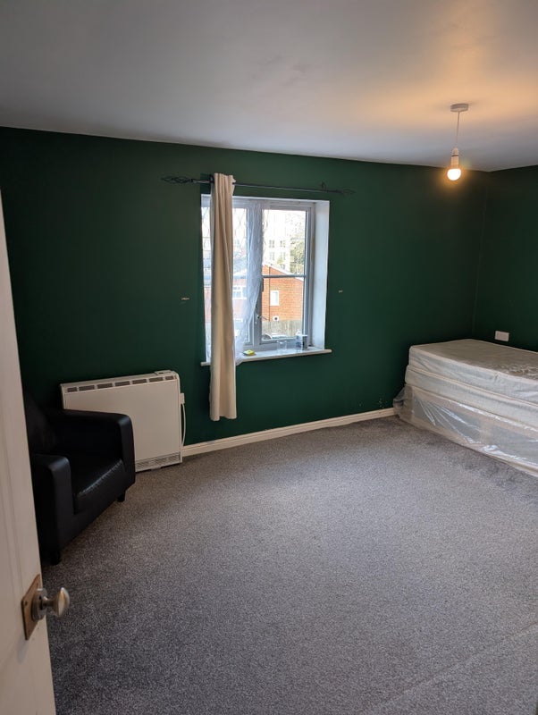 Room Scholars Walk in Slough