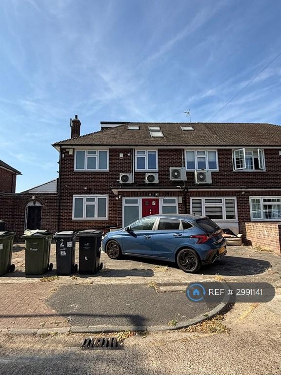 House Broadlands Close in Greater London