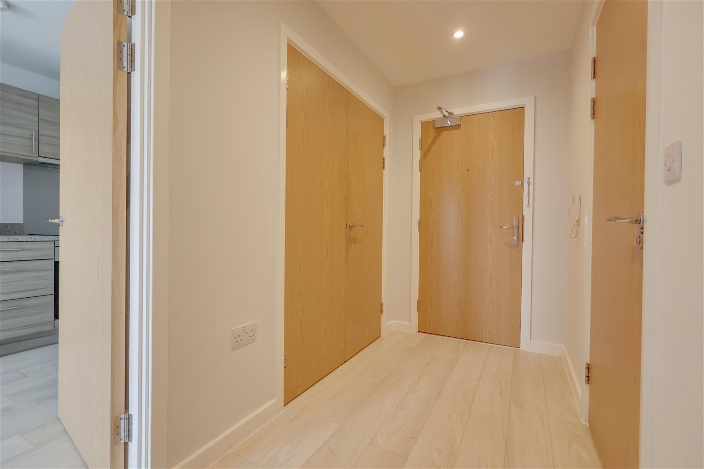 Flat John Thornycroft Road in Southampton