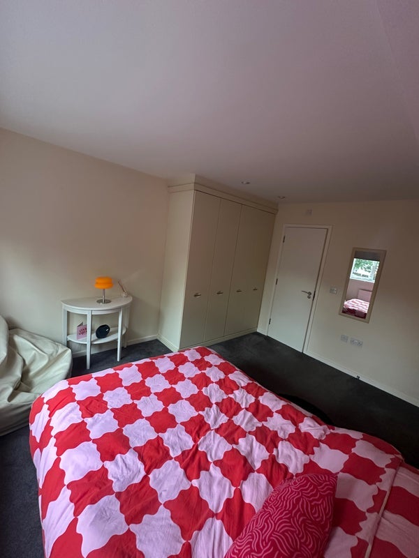 Room Ditch Alley in Greater London