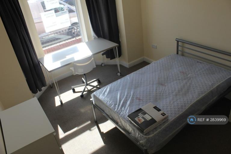 Flat Deramore Street in Manchester