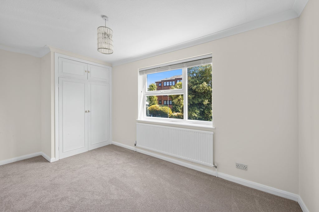 Flat Ridgway in Greater London