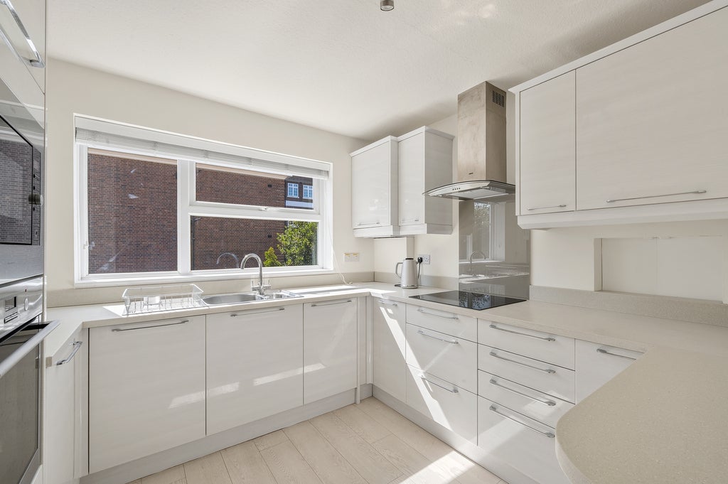 Flat Ridgway in Greater London