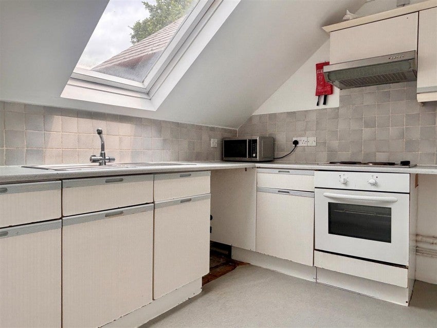 Flat Erith Road in Greater London