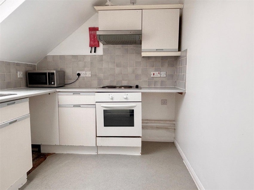 Flat Erith Road in Greater London