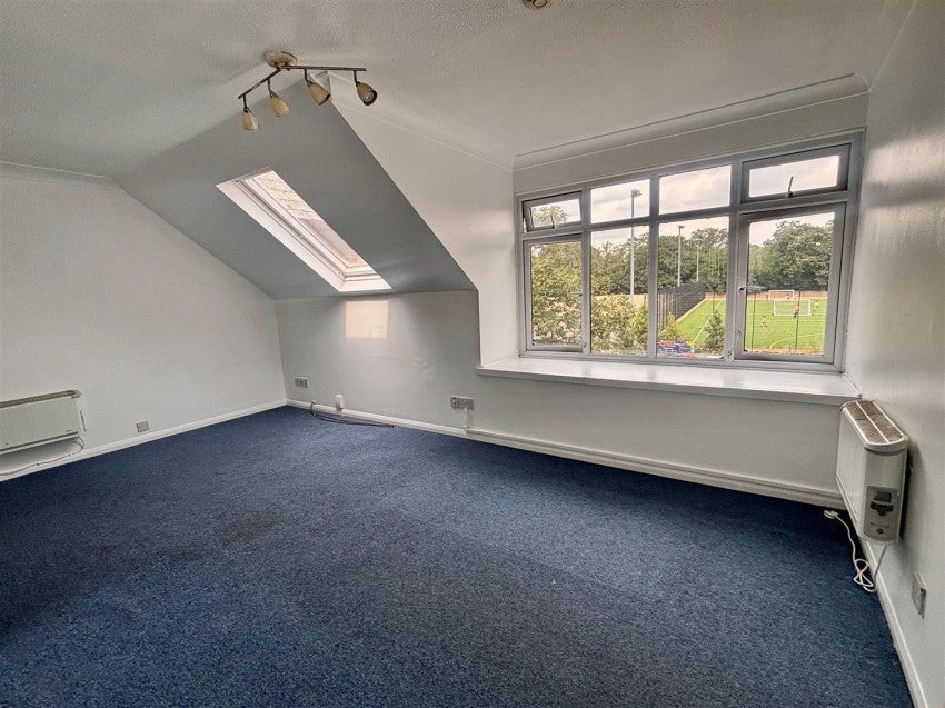 Flat Erith Road in Greater London