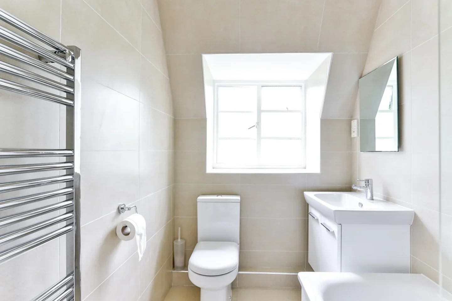 Flat Litchfield Way in Greater London