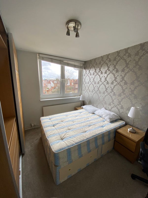 Room Lytton Grove in Greater London