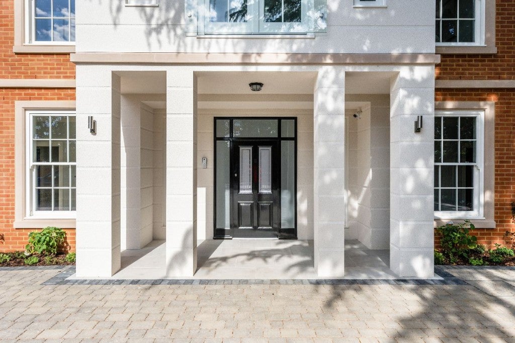 Flat Fairacres in Elmbridge