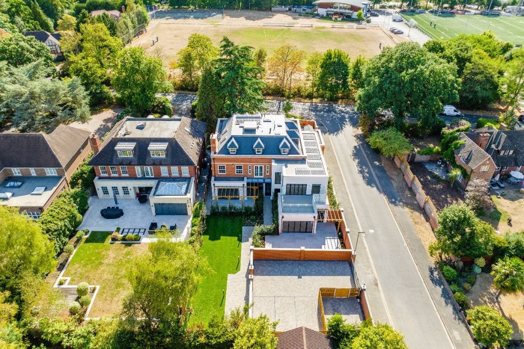 Flat Fairacres in Elmbridge