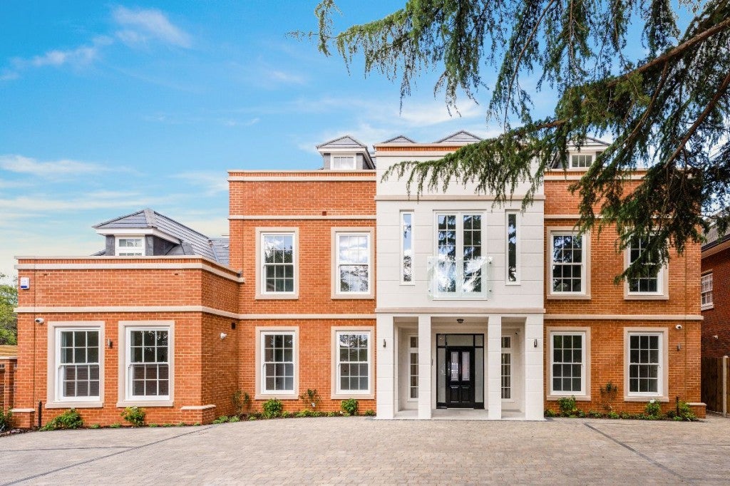 Flat Fairacres in Elmbridge