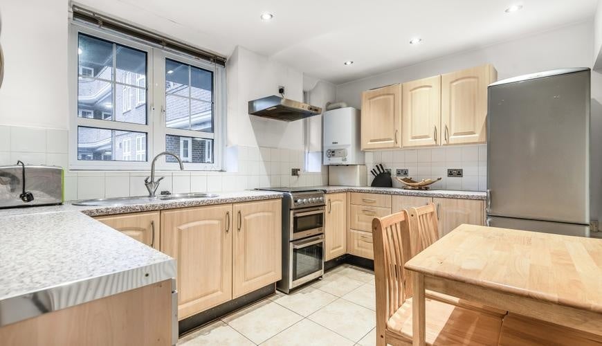 Flat Tilson Gardens in Greater London