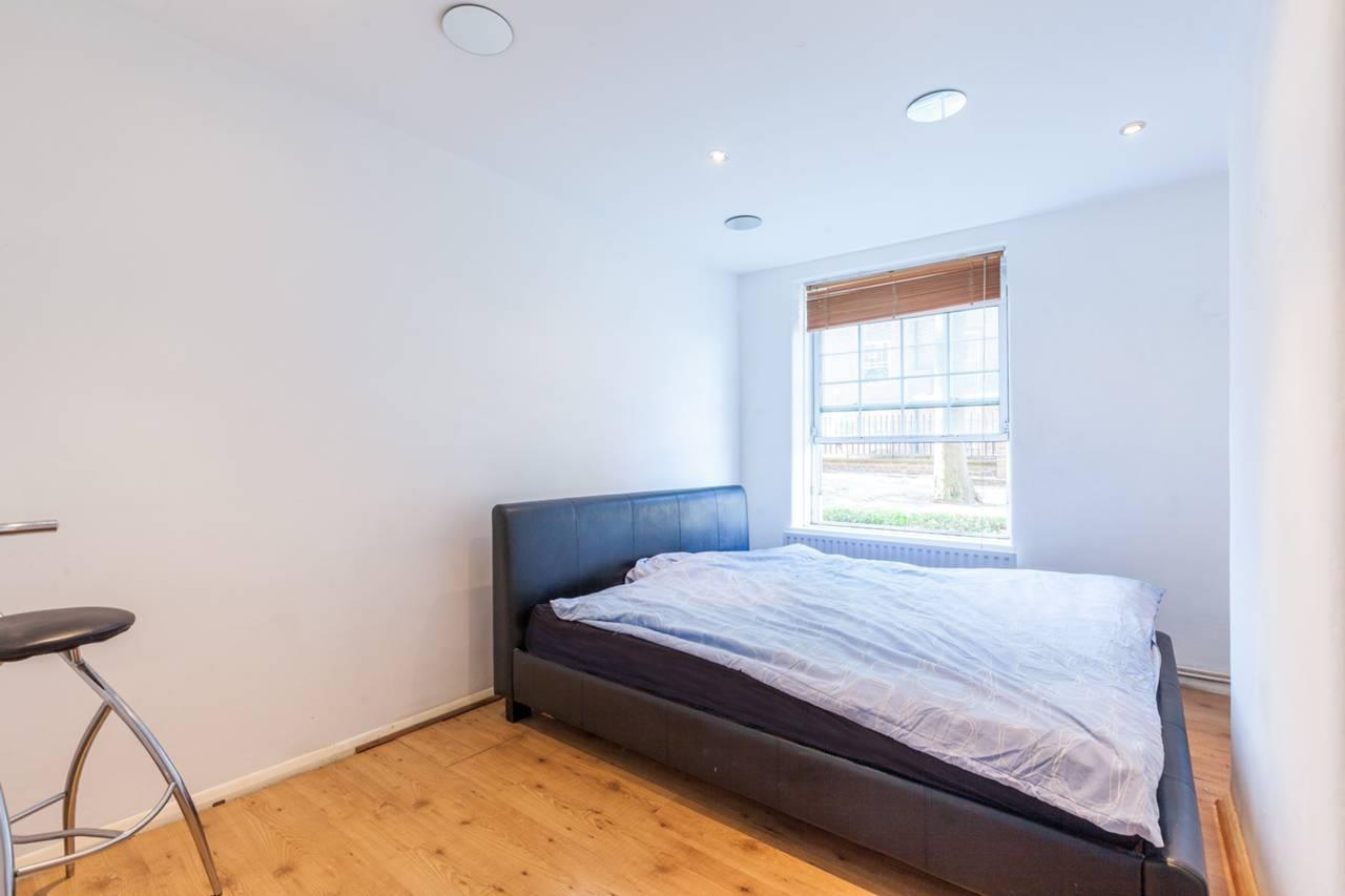 Flat Tilson Gardens in Greater London