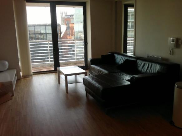 Flat Kelso Place in Manchester