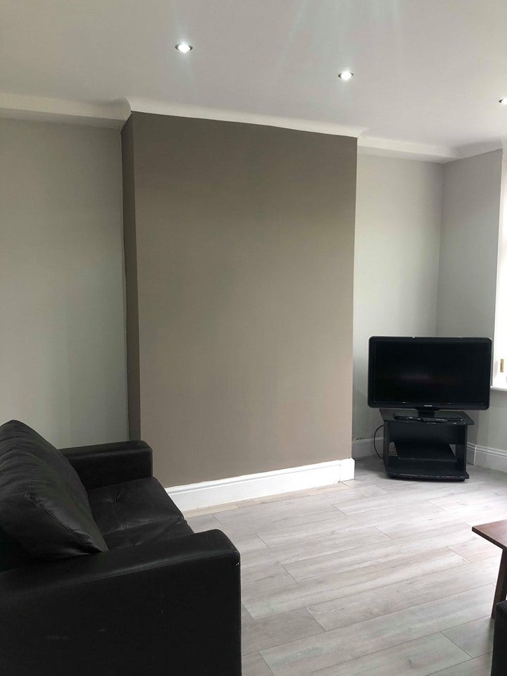 Flat Langdale Gardens in Leeds
