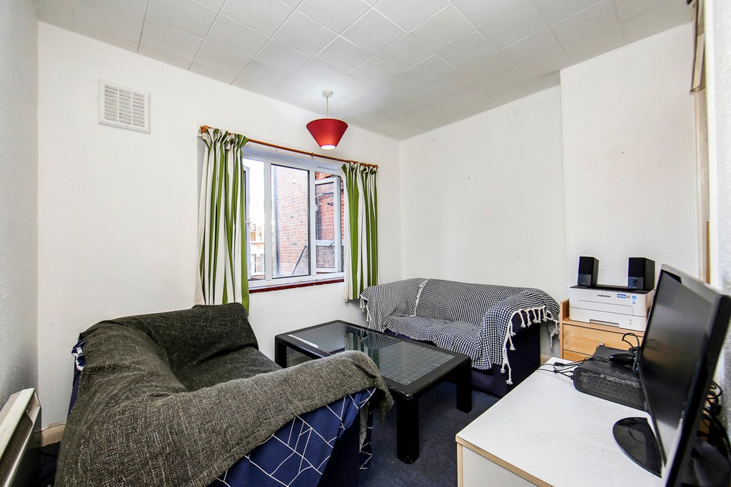Flat Fairfield Gardens in Greater London