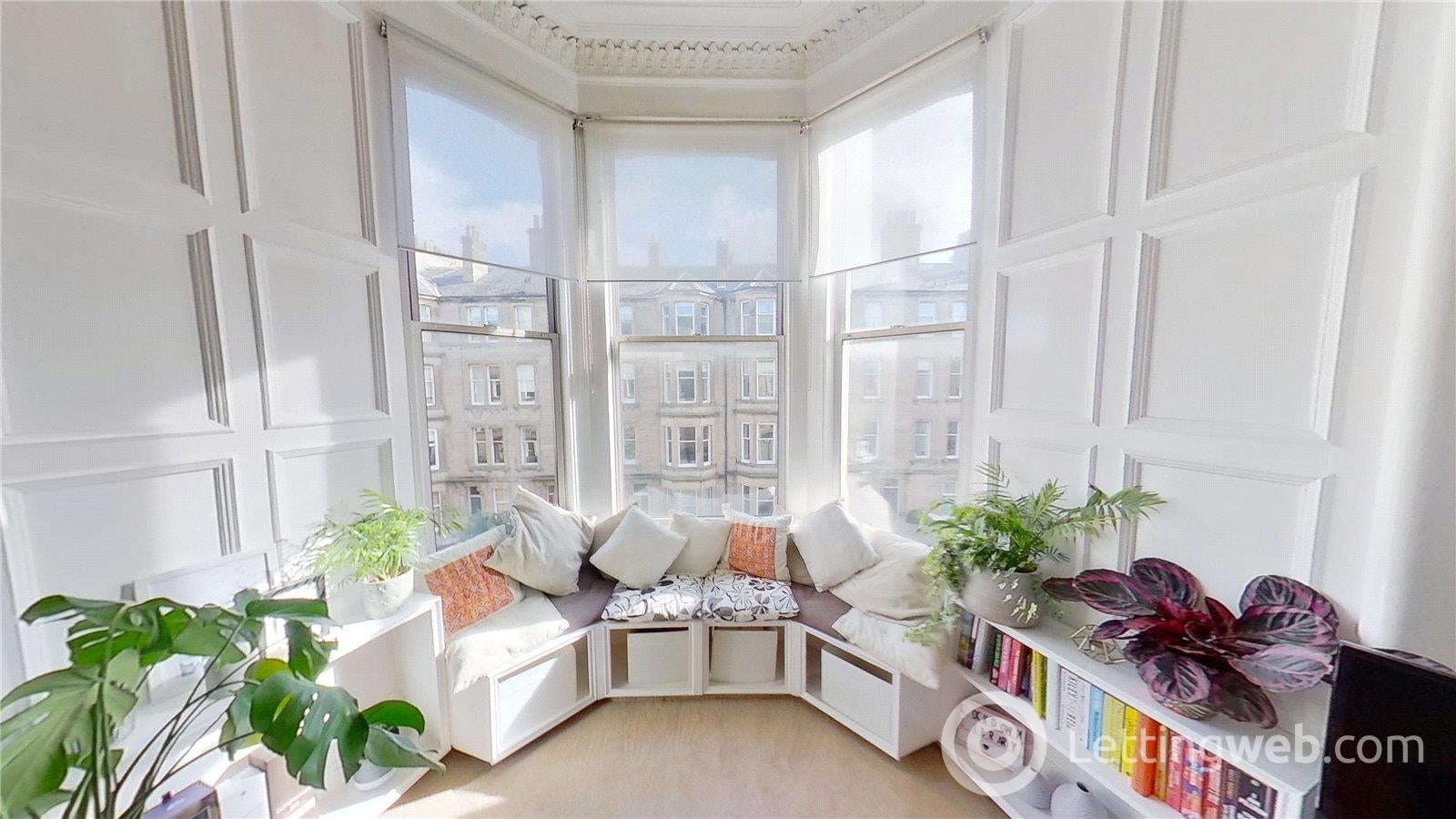 Flat Comely Bank Place in Edinburgh