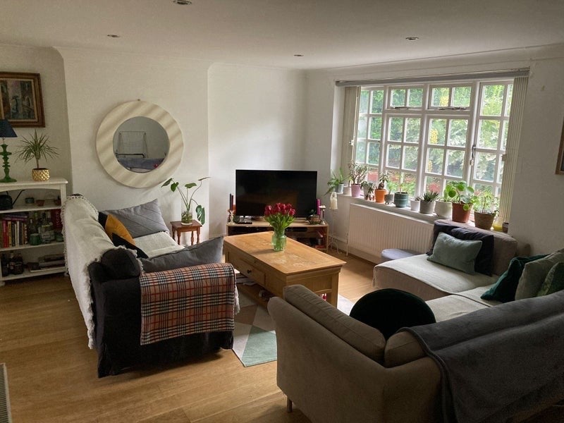 Room Mortimer Road in Greater London