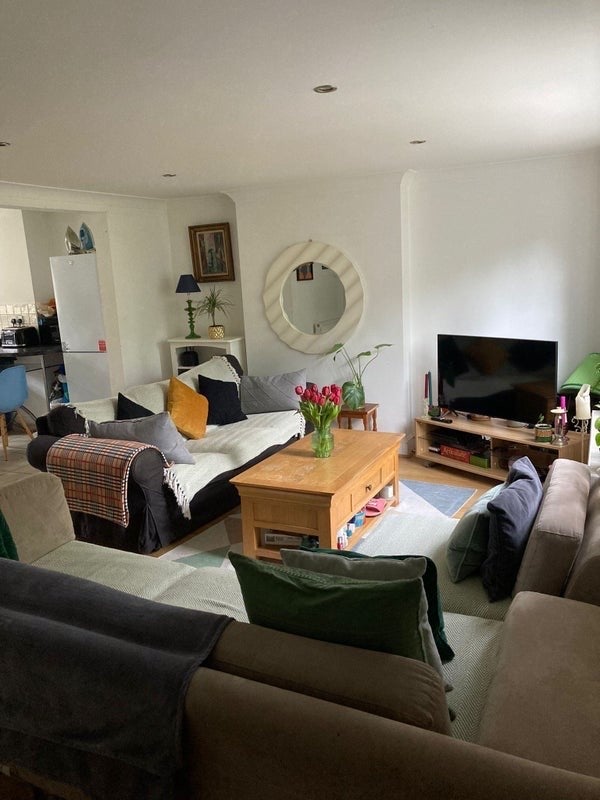 Room Mortimer Road in Greater London