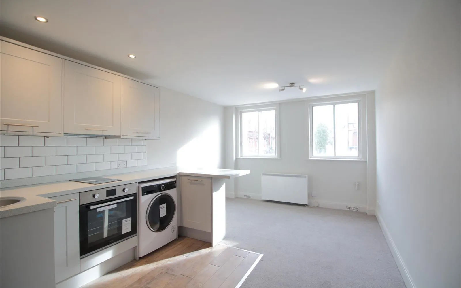 Flat 1st Avenue in Greater London