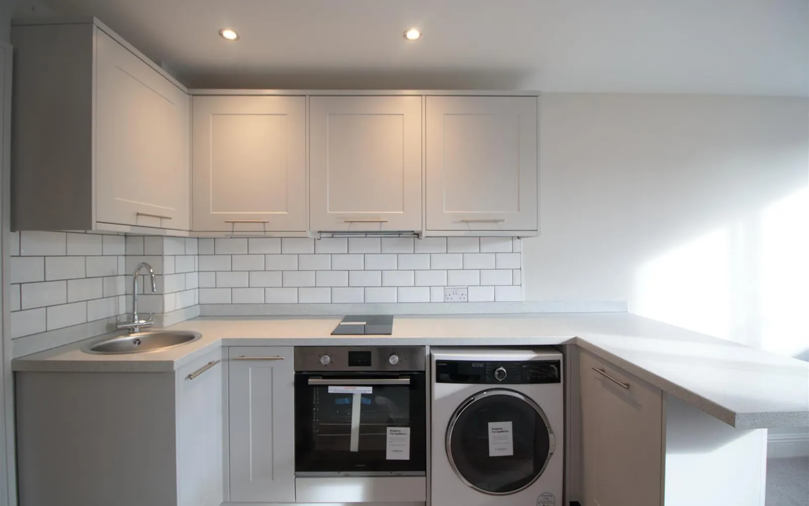 Flat 1st Avenue in Greater London