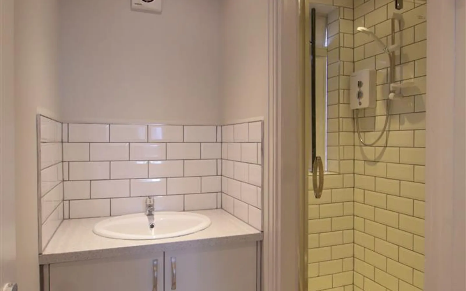 Flat 1st Avenue in Greater London