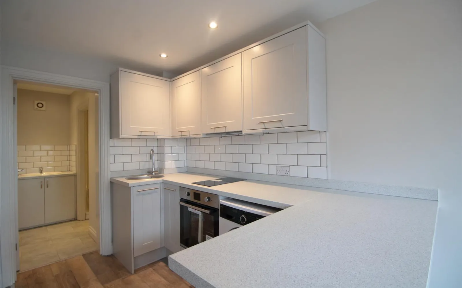 Flat 1st Avenue in Greater London
