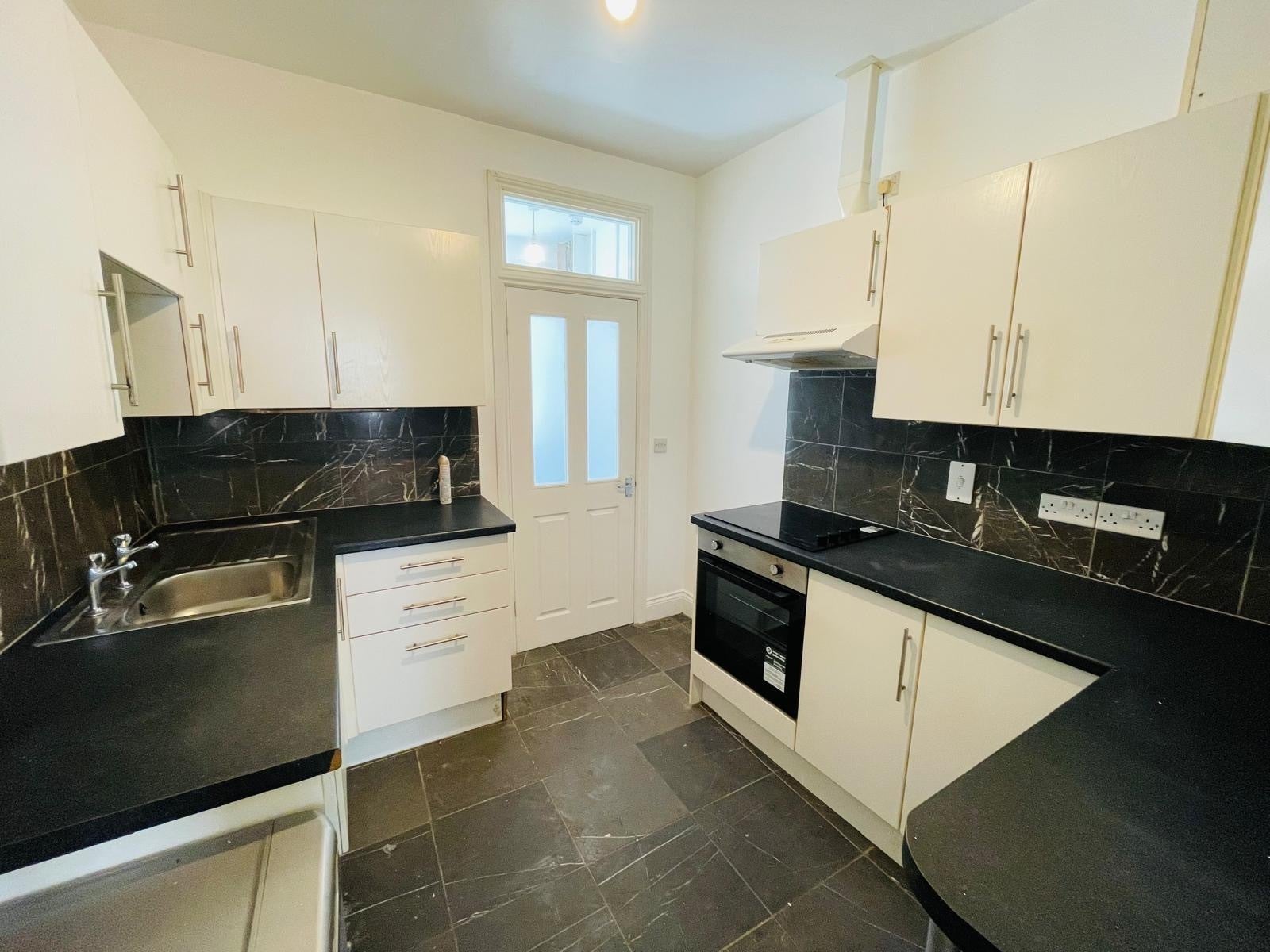 Flat Albion Road in Pembroke Dock