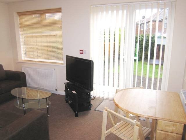 Room Newland Park Drive in York