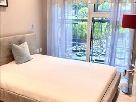 Flat Queenstown Road in Greater London