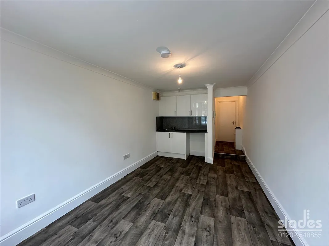 Flat Tregonwell Road in Bournemouth