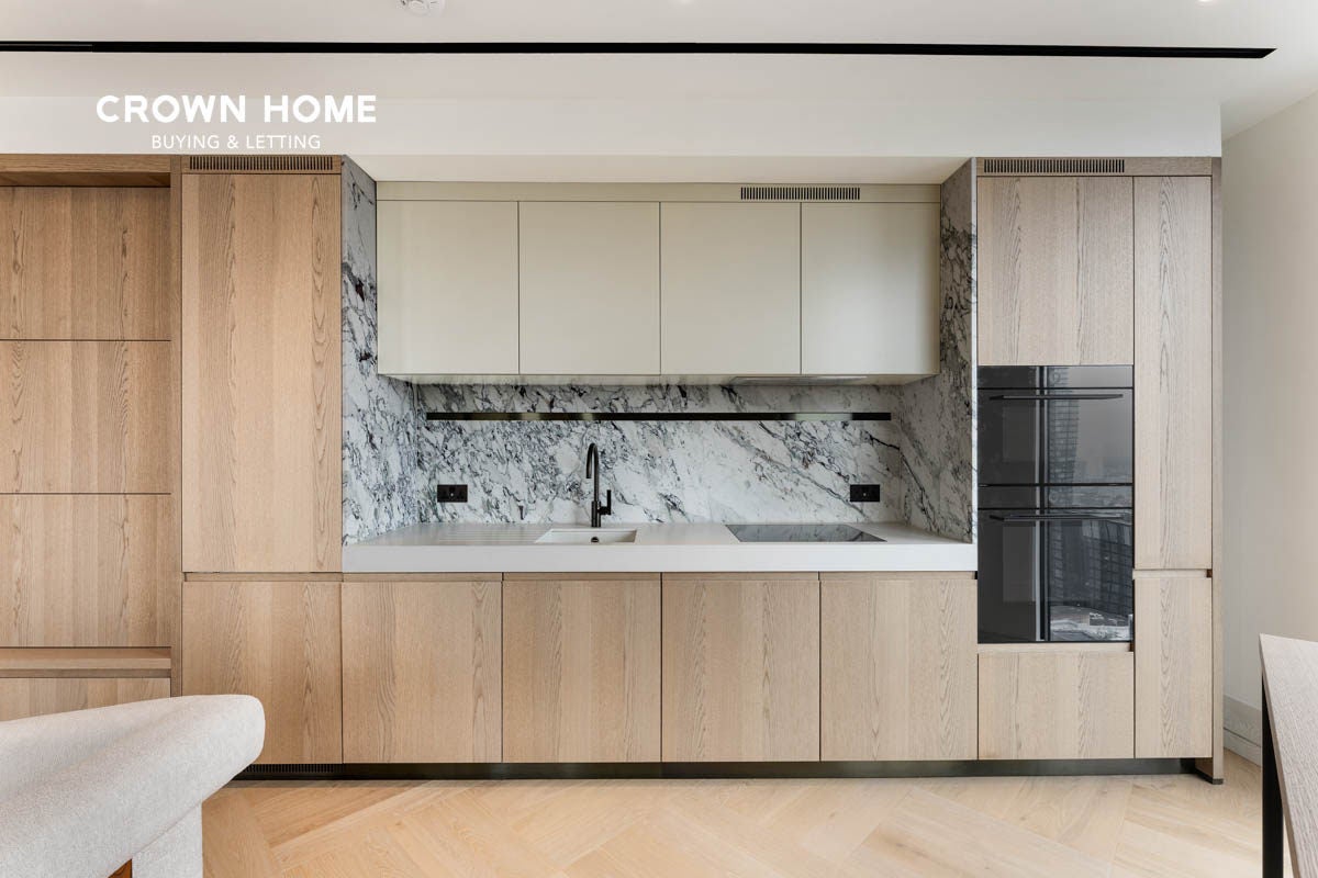 Flat Crown Place in Greater London