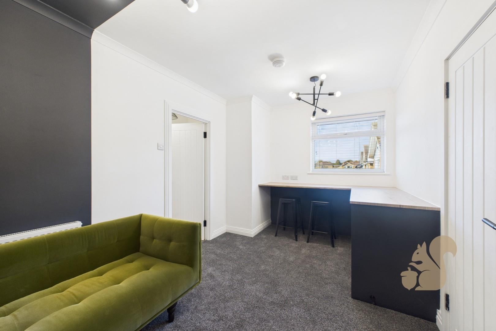 Room Sunrise Avenue in Chelmsford