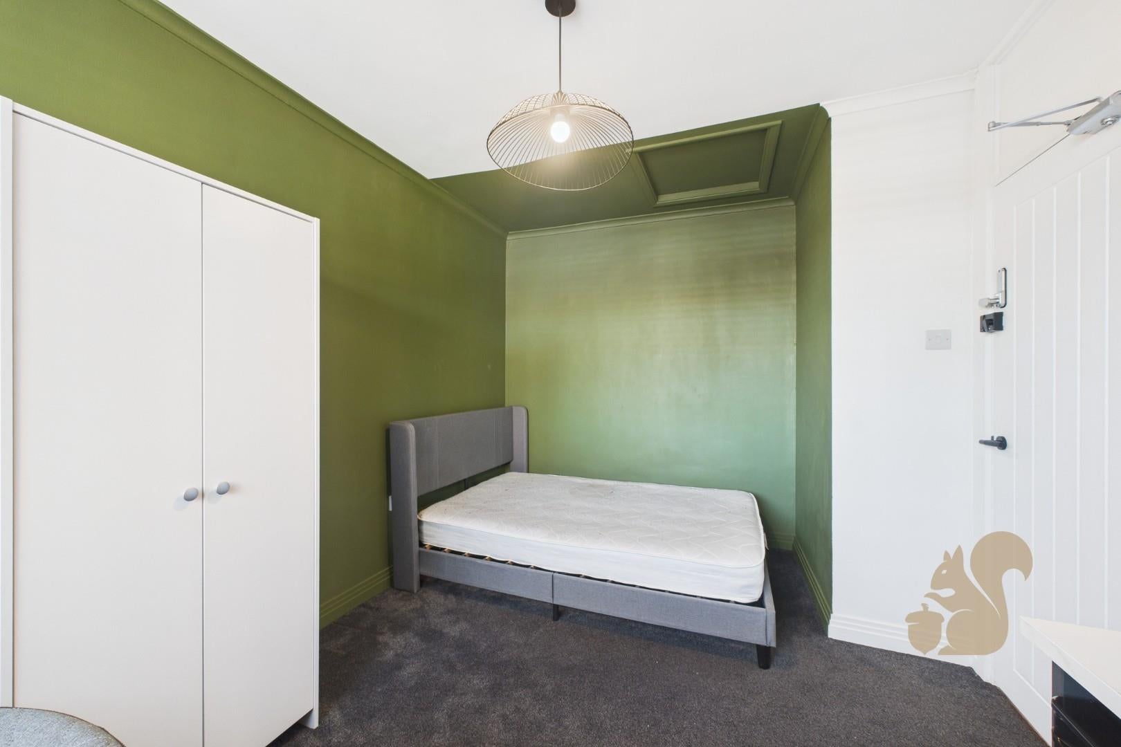 Room Sunrise Avenue in Chelmsford