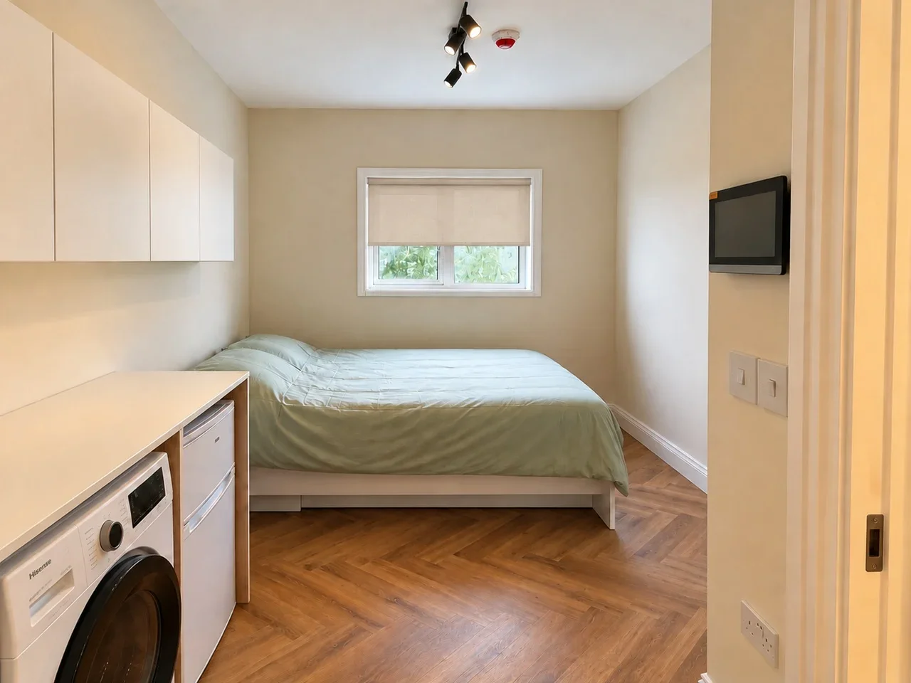 Flat Ramsay Road in Greater London