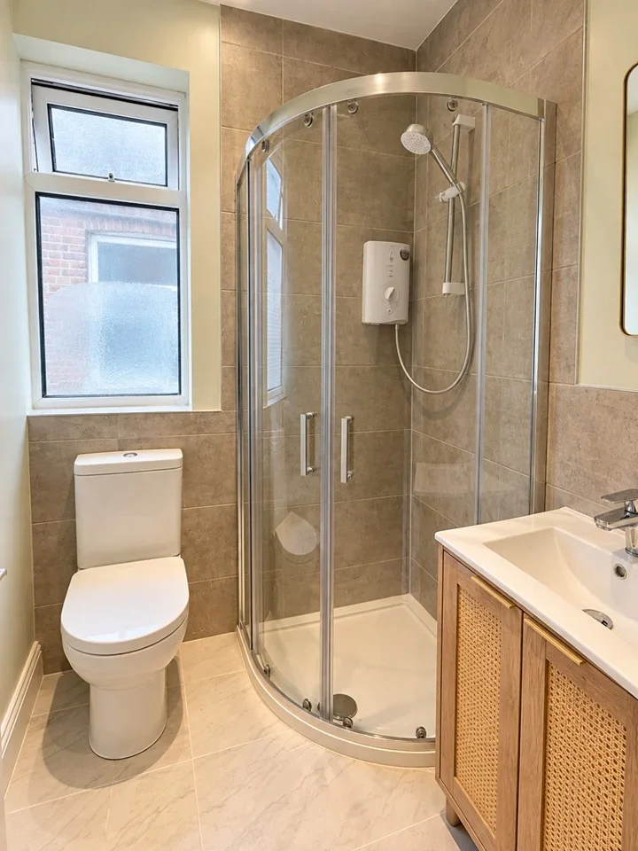 Flat Ramsay Road in Greater London