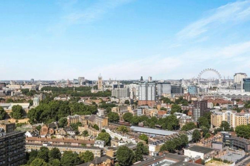 Flat Southwark Bridge Road in Greater London