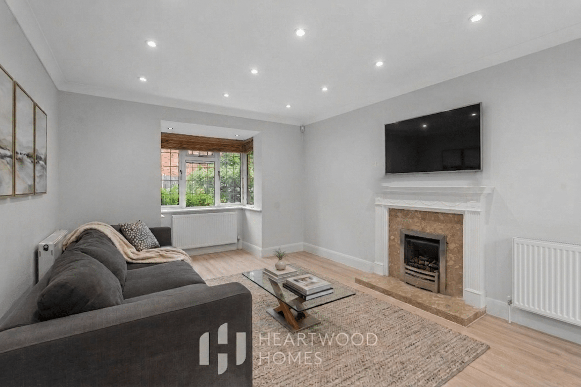 House Havercroft Close in St Albans