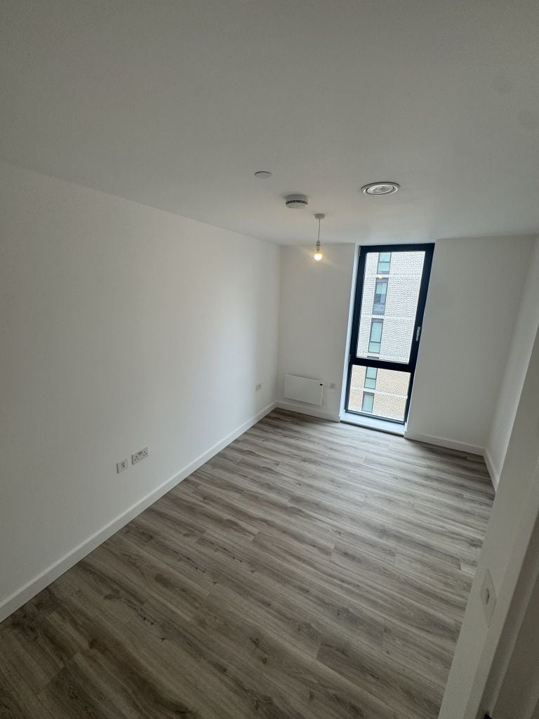 Flat Kimpton Road in Luton