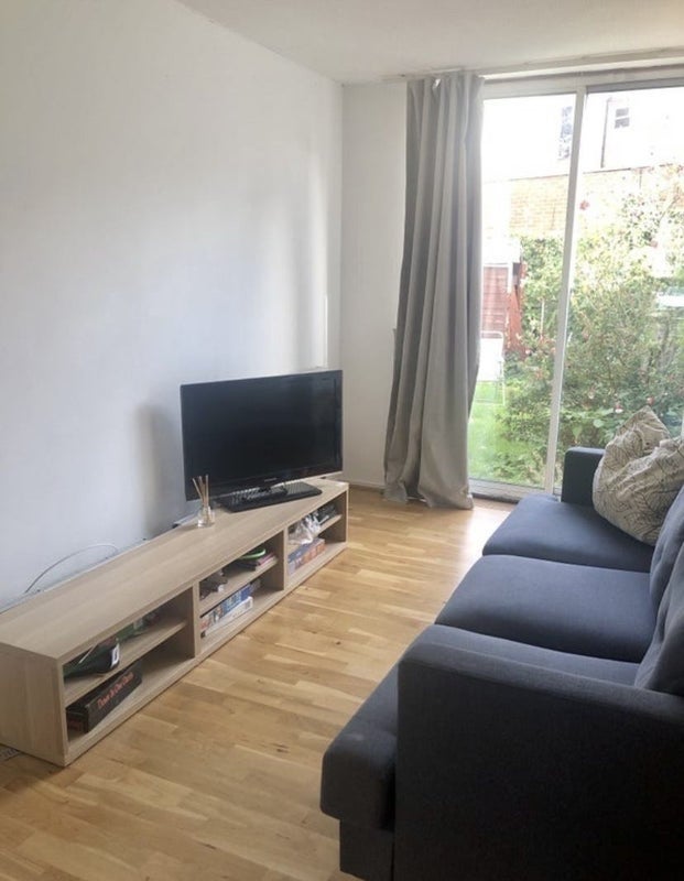 Room Dunston Road in Greater London
