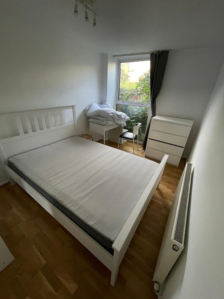 Room Dunston Road in Greater London