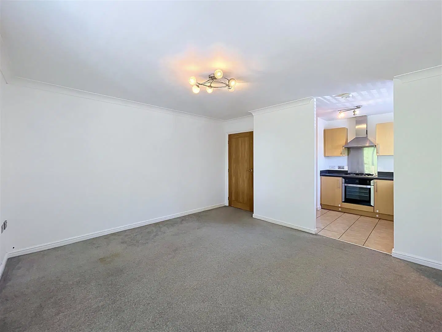 Flat Lowfield Road in Coventry